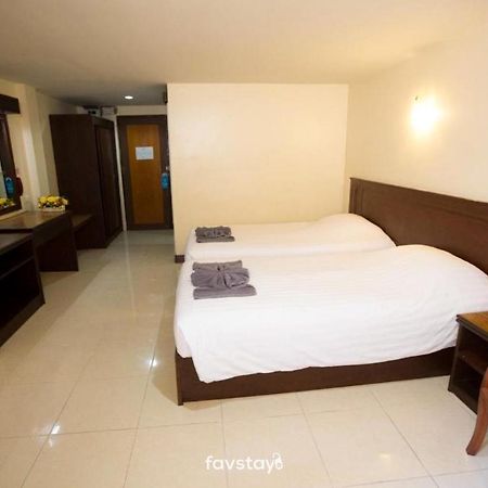 Twin Palms Suites And Residence Pattaya Luaran gambar