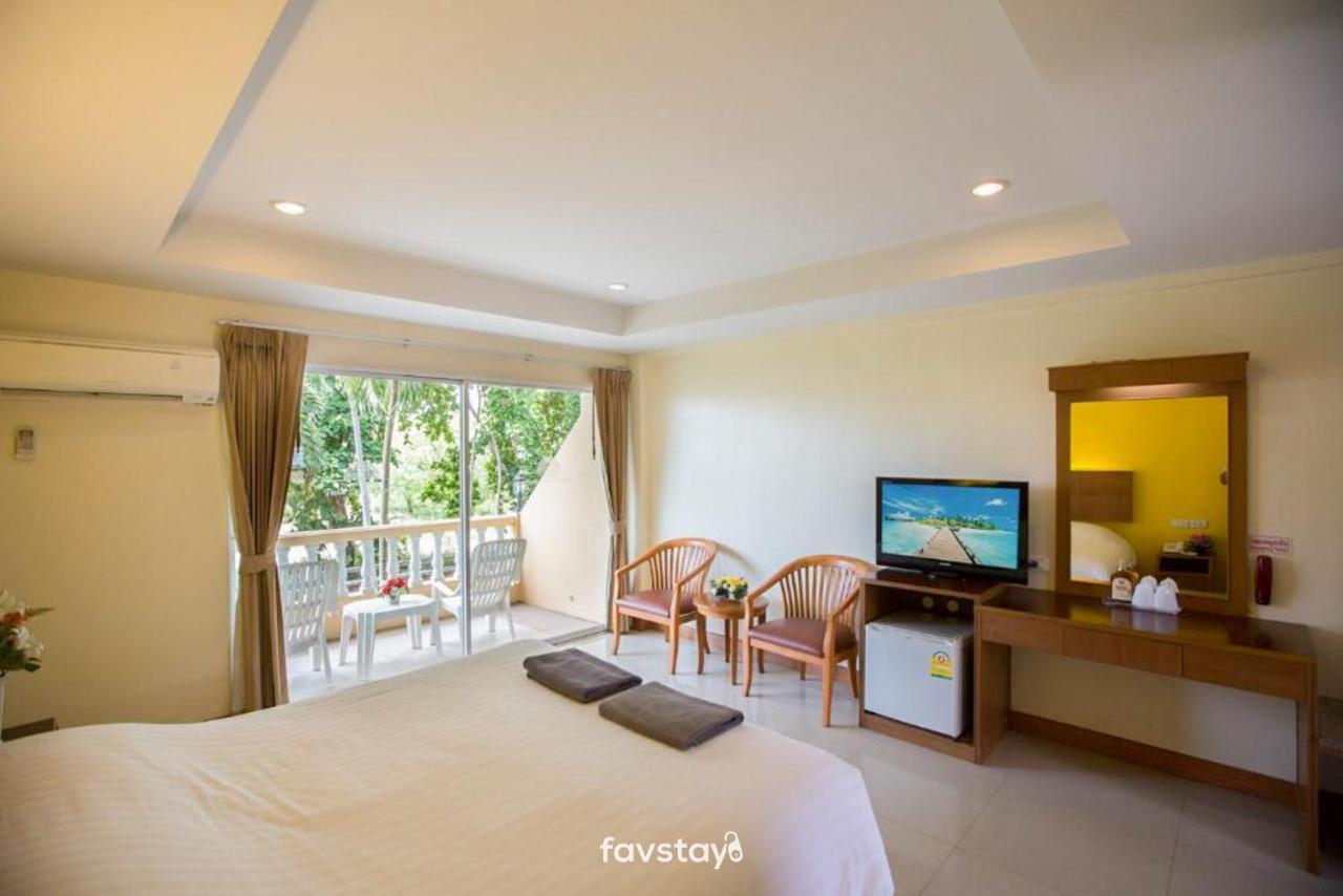 Twin Palms Suites And Residence Pattaya Luaran gambar