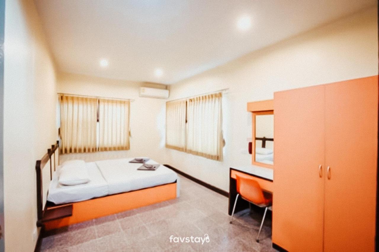 Twin Palms Suites And Residence Pattaya Luaran gambar
