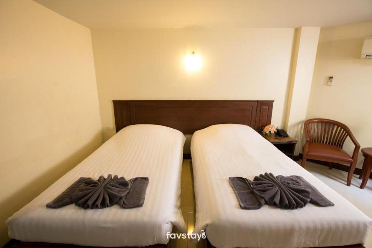 Twin Palms Suites And Residence Pattaya Luaran gambar
