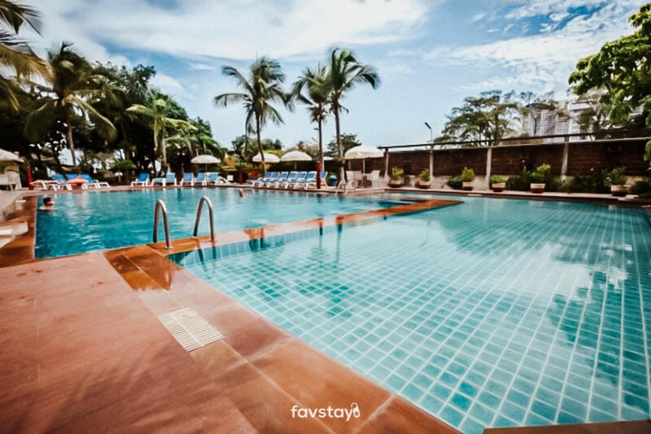 Twin Palms Suites And Residence Pattaya Luaran gambar