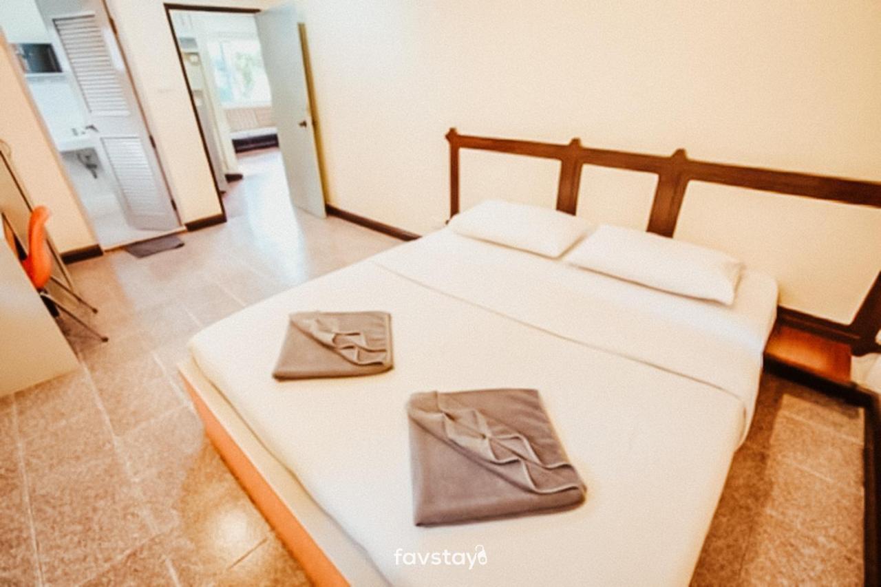 Twin Palms Suites And Residence Pattaya Luaran gambar